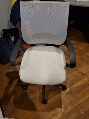 Personalizza il tuo spazio di lavoro con ALINUNU Grey Mesh Computer Chair