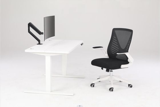 Height Adjustable Office Desk with E1 PB Board Surface Material and Ergonomic Design (Altezza regolabile per ufficio con E1 PB Board)