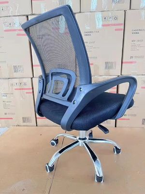 Sedia di ufficio rotante ergonomica moderna a base d'argento per migliorare l'efficienza del lavoro