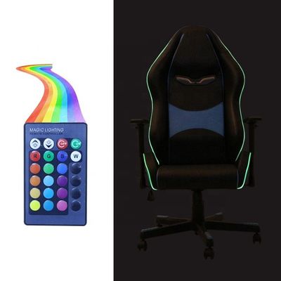Migliora la tua configurazione di gioco con una sedia in stile Executive e un poggiapiedi in pelle sintetica