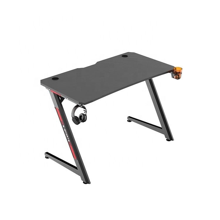 Tavolo da gioco in metallo piatto con altro materiale in blu